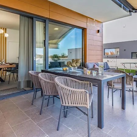Vikendica 3 Bedroom Awesome In