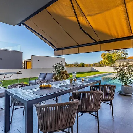 3 Bedroom Awesome In