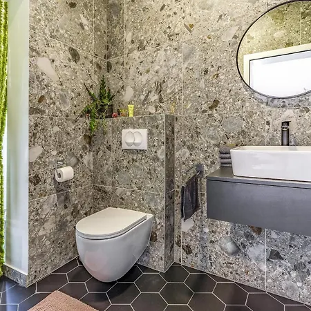 Vikendica 3 Bedroom Awesome In Orbanici