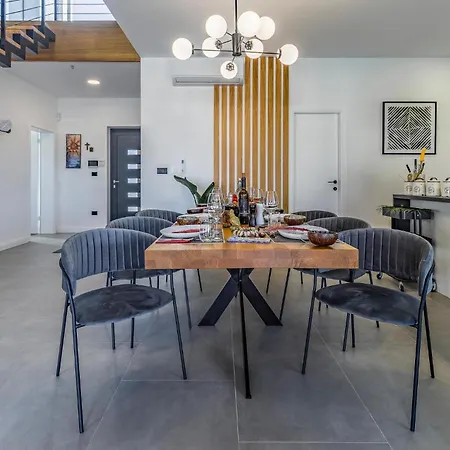 Vikendica 3 Bedroom Awesome In