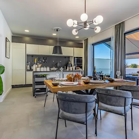 3 Bedroom Awesome In * Orbanići