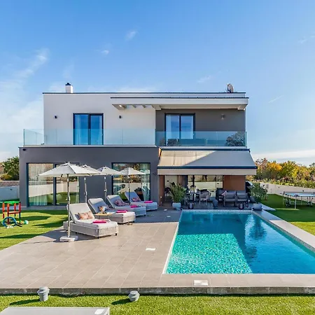 펜션 3 Bedroom Awesome In *