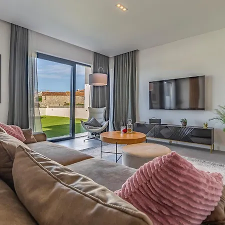 3 Bedroom Awesome In * Orbanići