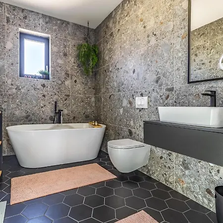 3 Bedroom Awesome In 펜션